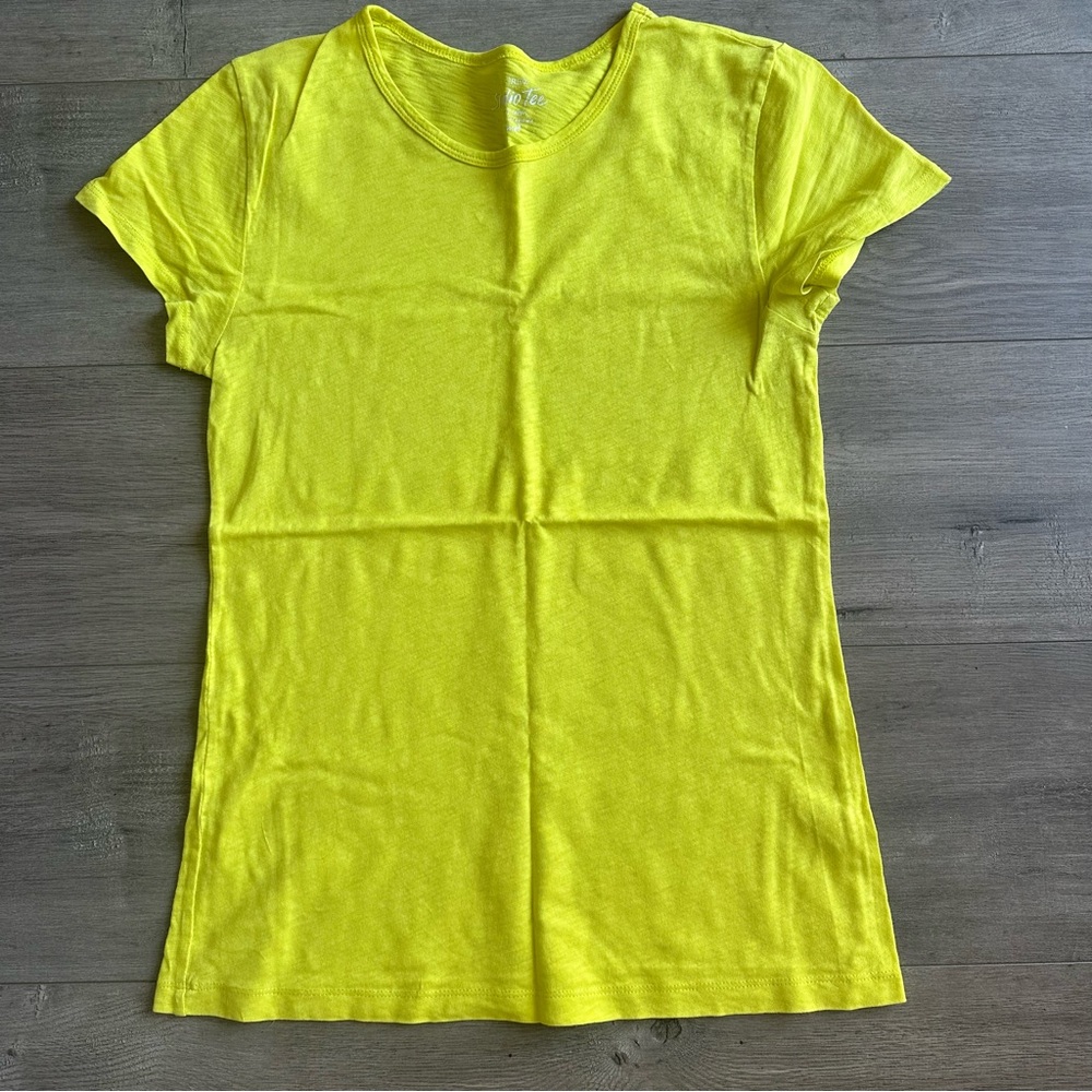 EUC J. Crew Factory studio tee - size small - yellow